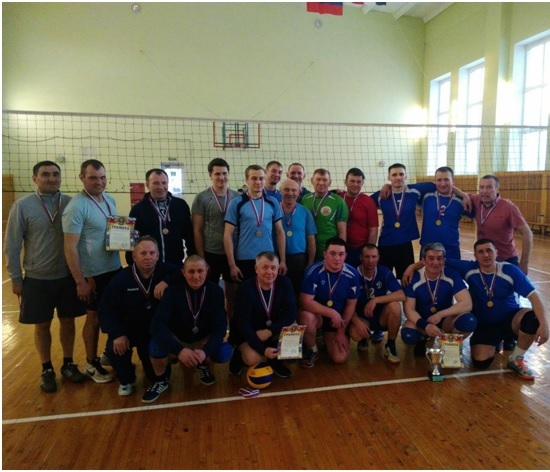 17 февраля прошли соревнования по волейболу на Кубок Почетного гражданина Кизнерского района Александра Ивановича Рязанова